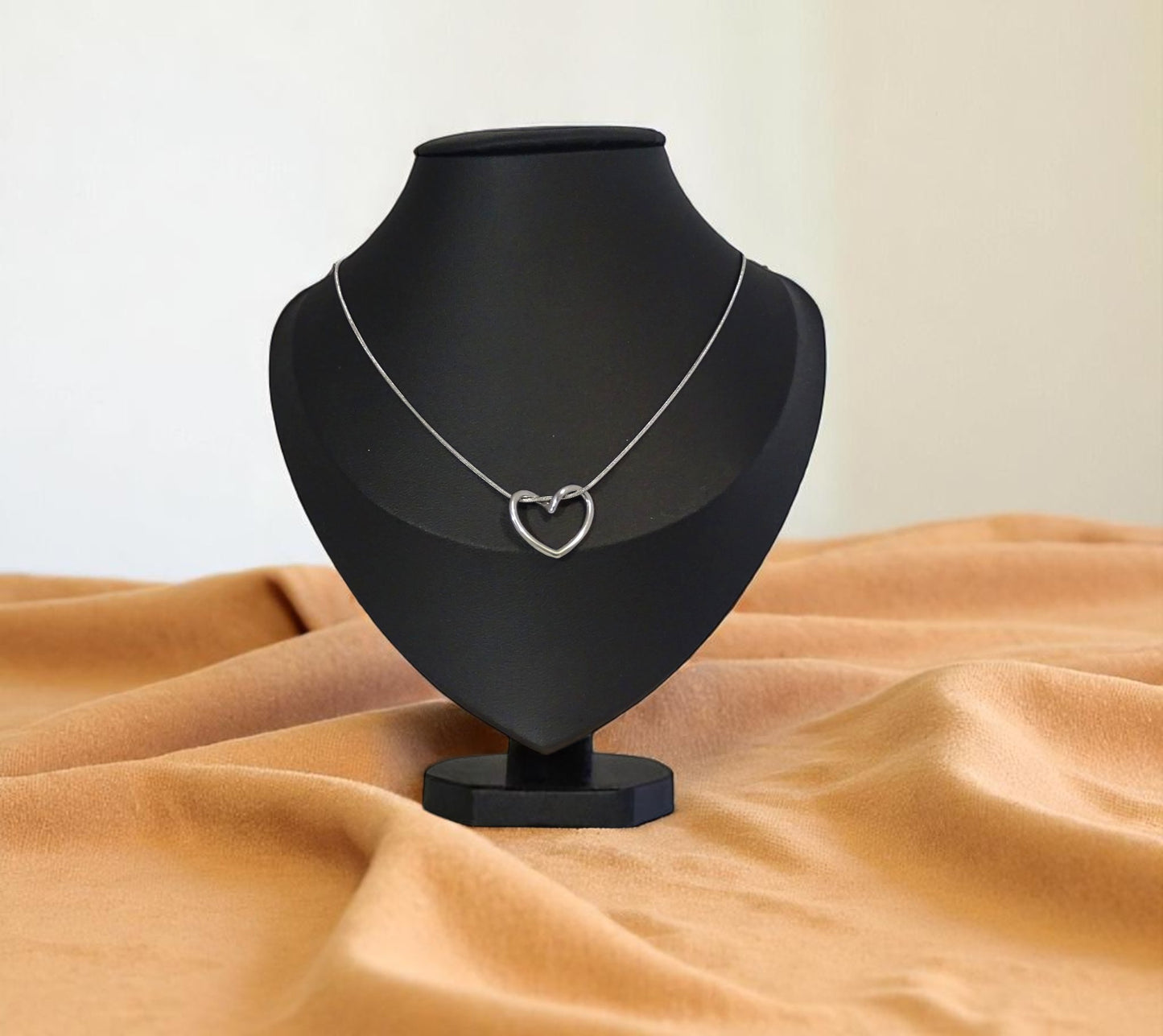 Collier EVA