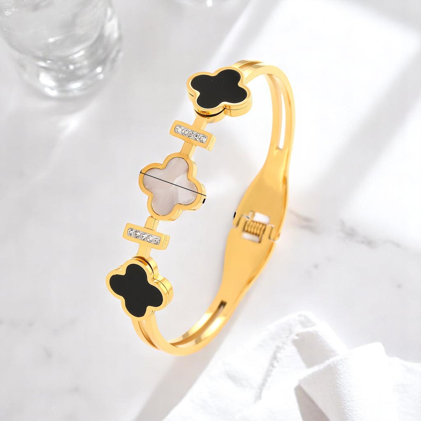 Bracelet fleur noir et blanche