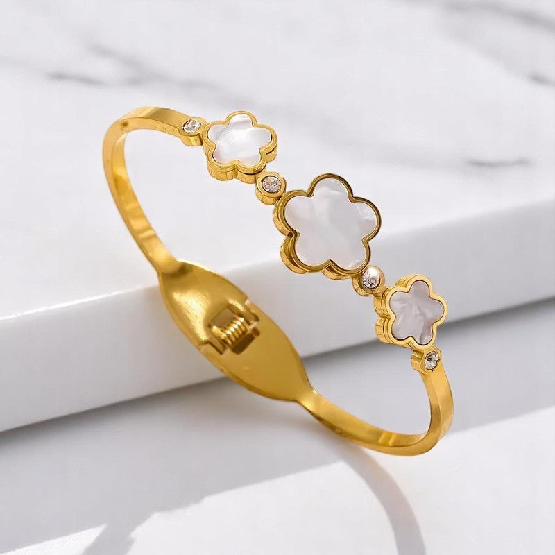 Bracelet fleur blanc
