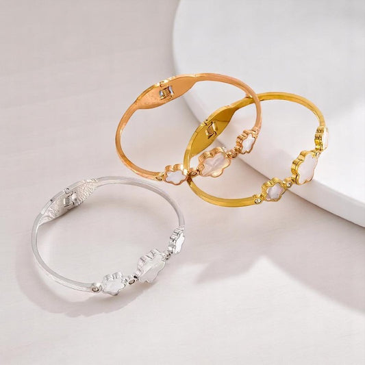 Bracelet fleur blanc